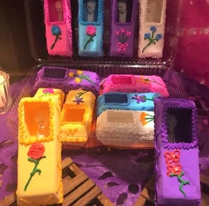 Sugar Cofin Ataud #3 Colores 1.77x4.52x1.38in Ea